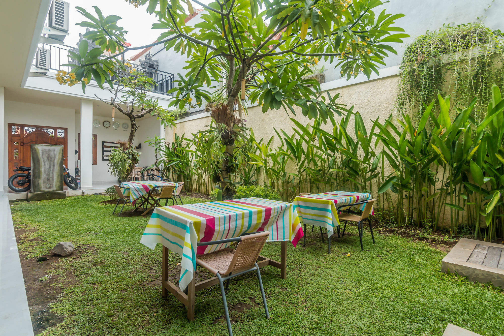 Zen Rooms Denpasar Mertasari Екстер'єр фото